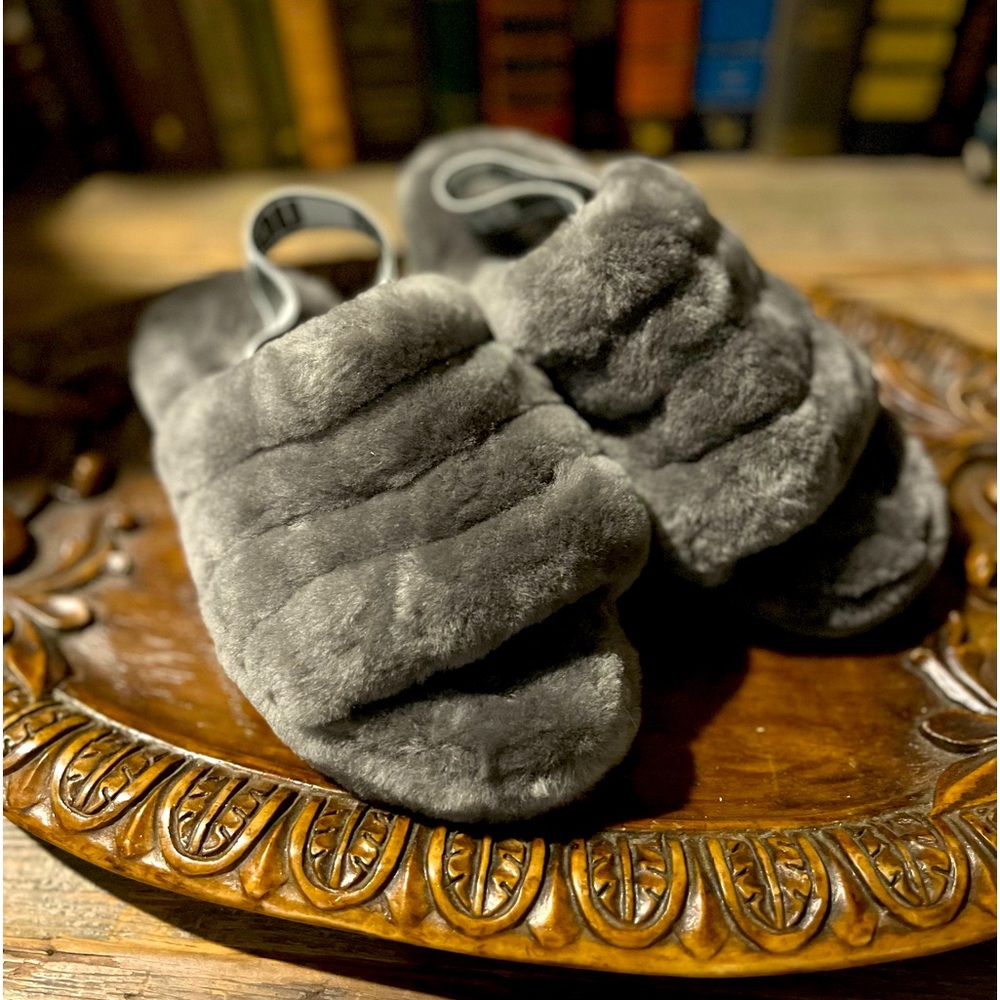 UGG Australia Fluff Yeah Womens Slide Slippers. Size 6.